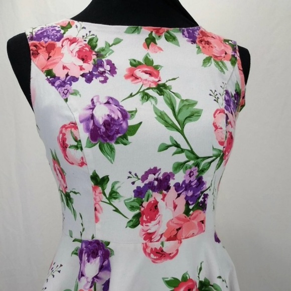 Spring/summer ladies dress - Picture 2 of 6